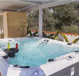 3 bedroom villa with infinity pool, jacuzzi & sauna, Castellammare del Golfo, sleeps 6
